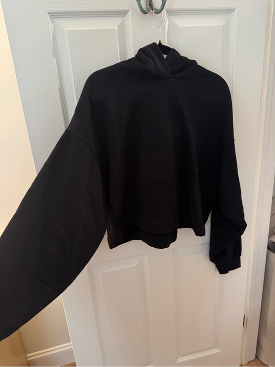 ALO Yoga Sweaters - ALO Yoga Black Cropped Hoodie Sweater